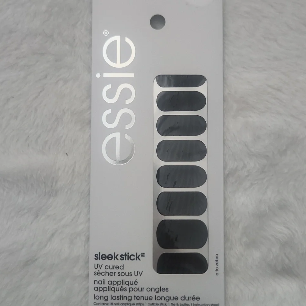 Essie 18 strip nail wrap sleek strip UV cured comes with file and cuticle‎ stick